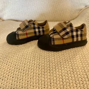 Burberry tennis shoes- baby size EU 21